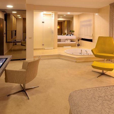 Hotel Vila Class Сату-Маре Экстерьер фото