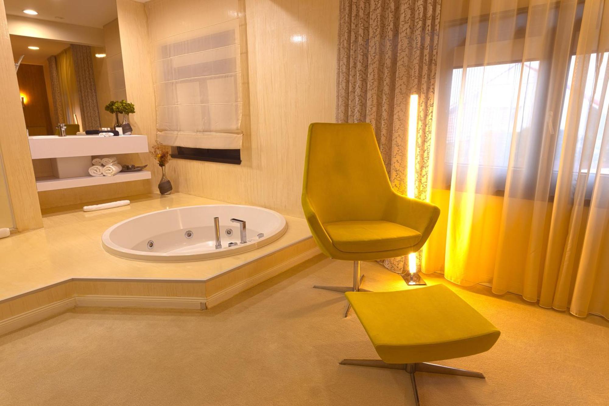 Hotel Vila Class Сату-Маре Экстерьер фото