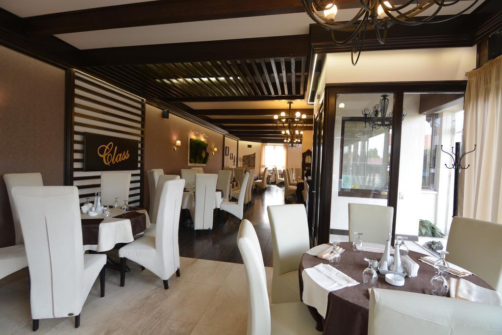 Hotel Vila Class Сату-Маре Экстерьер фото