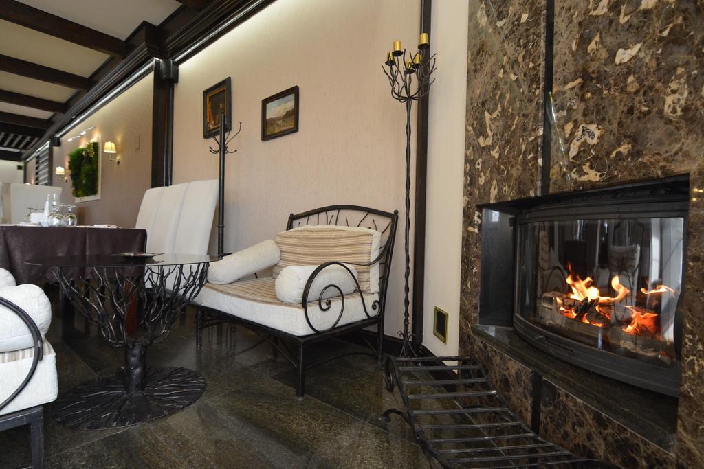 Hotel Vila Class Сату-Маре Экстерьер фото