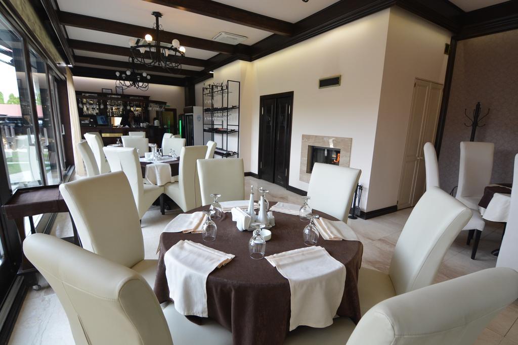Hotel Vila Class Сату-Маре Экстерьер фото